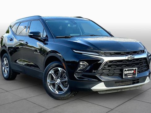 Used 2024 Chevrolet Blazer LT FWD image 3