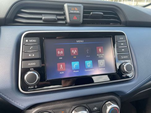 Used 2025 Nissan Versa SV image 18