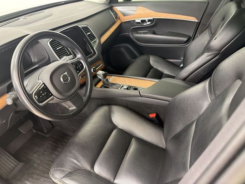 Used 2022 Volvo XC90 T6 Momentum w/ Advanced Package AWD/4WD image 4