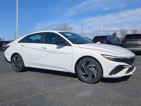 New 2025 Hyundai Elantra Sport image 2