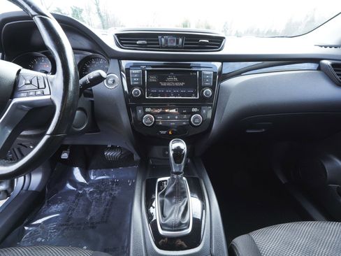 Used 2021 Nissan Rogue Sport SV image 26