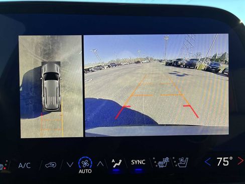 Certified 2025 Chevrolet Traverse RS image 15