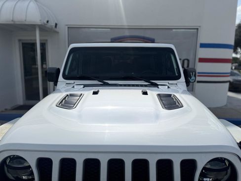 Used 2018 Jeep Wrangler Unlimited Rubicon AWD/4WD image 11