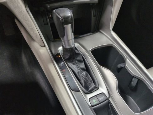 Used 2018 Honda Accord Touring image 35