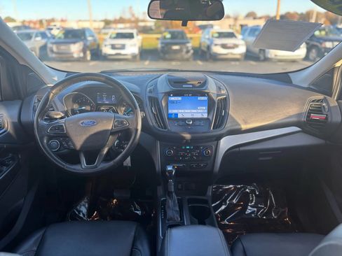 Used 2017 Ford Escape SE w/ SE Leather Comfort Package FWD image 10