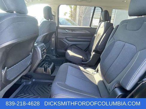 Used 2024 Jeep Grand Cherokee L Laredo image 12