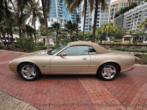 Used 1998 Jaguar XK8 Convertible image 23