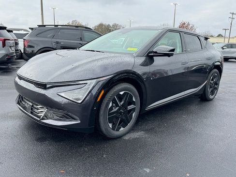 New 2025 Kia EV6 Wind image 6