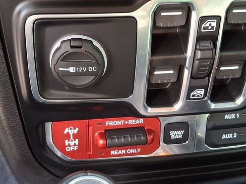 Used 2021 Jeep Wrangler Unlimited Rubicon 4xe w/ Cold Weather Group AWD/4WD image 22