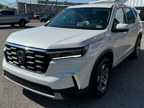 Used 2023 Honda Pilot EX-L image 3