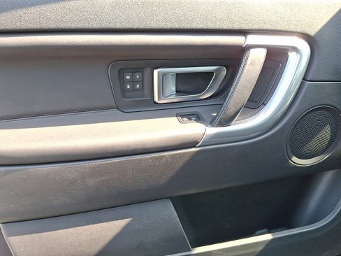 Used 2019 Land Rover Discovery Sport HSE AWD/4WD image 12