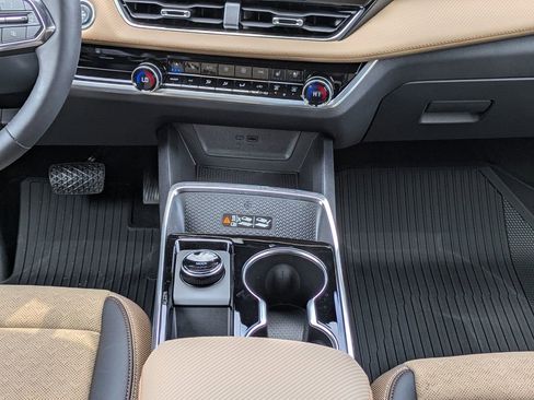 New 2026 Chevrolet Equinox ACTIV w/ Convenience Package III AWD/4WD image 21