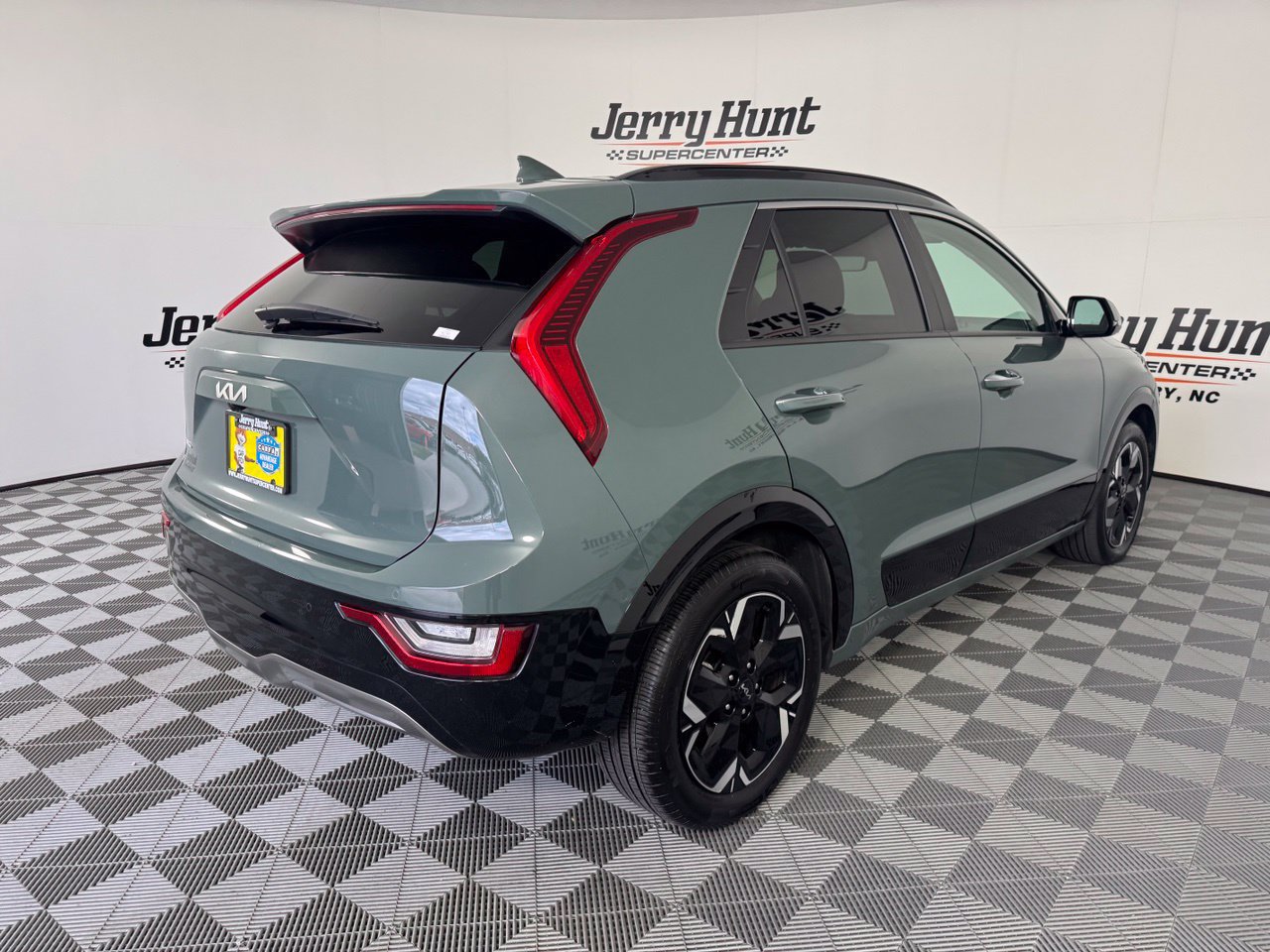 Used 2023 Kia Niro Wave w/ Wave Preserve Package FWD image 5