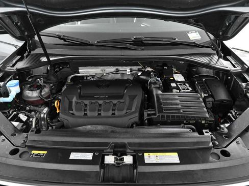 Certified 2023 Volkswagen Tiguan SE R-Line FWD image 30