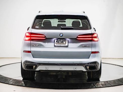 Used 2024 BMW X5 xDrive40i w/ M Sport Package image 3