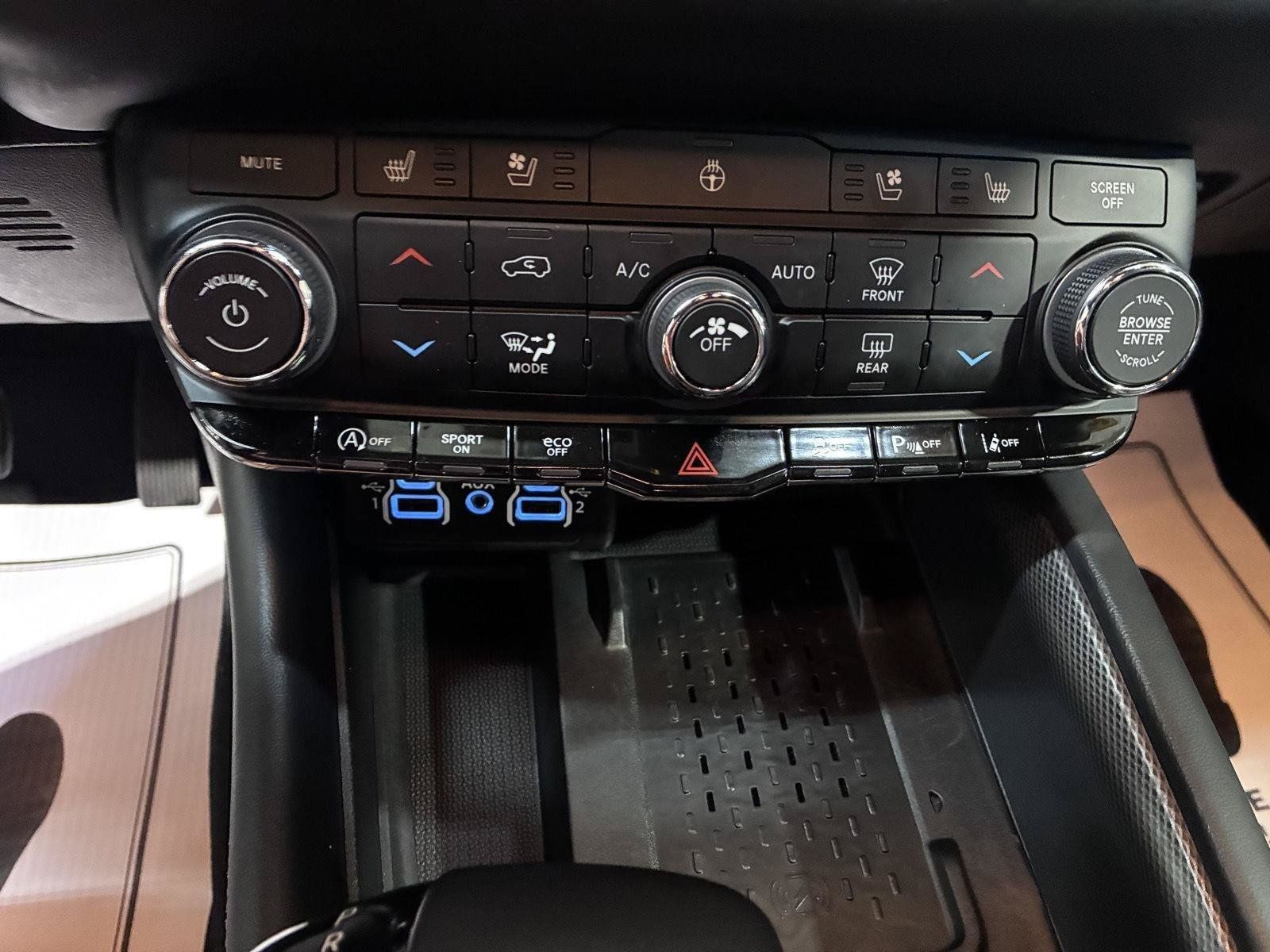 Used 2025 Dodge Durango GT AWD/4WD image 39