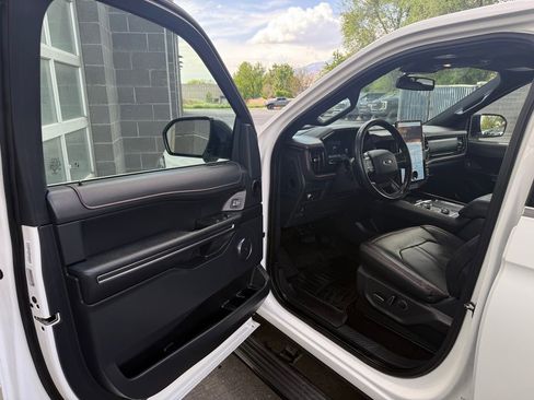 Used 2022 Ford Expedition Max Limited AWD/4WD image 34