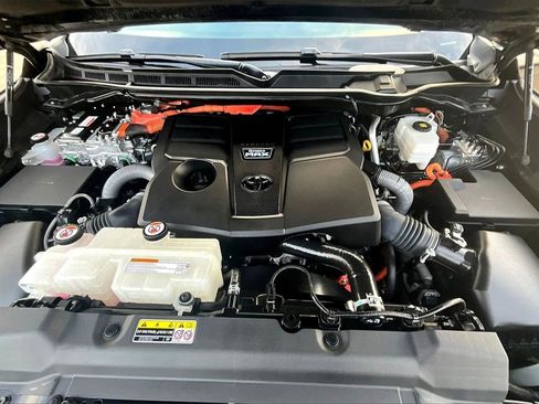 Used 2023 Toyota Sequoia Limited image 31