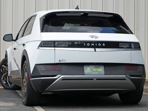 Used 2022 Hyundai Ioniq 5 SE RWD image 5
