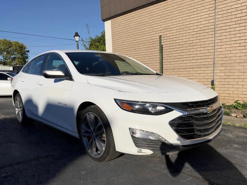 Used 2021 Chevrolet Malibu LT FWD image 1