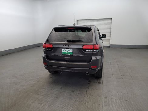 Used 2017 Jeep Grand Cherokee Limited 75th Anniversary AWD/4WD image 7