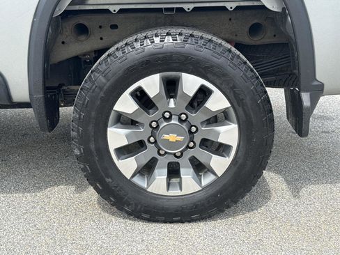 Used 2025 Chevrolet Silverado 2500 Custom w/ Custom Convenience Package AWD/4WD image 4