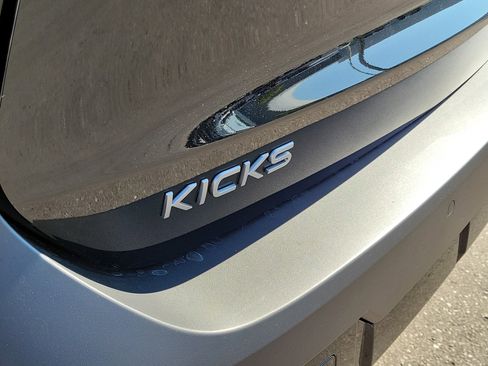 New 2026 Nissan Kicks SR image 7
