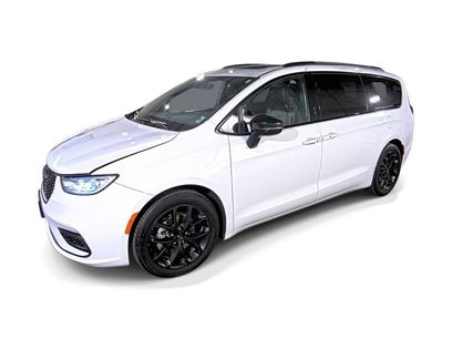 Used 2025 Chrysler Pacifica Limited