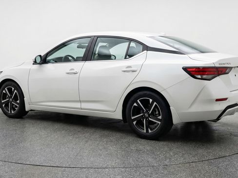 Used 2025 Nissan Sentra SV image 6
