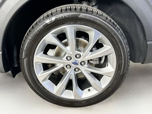 Certified 2021 Ford Explorer Platinum w/ Equipment Group 601A image 8