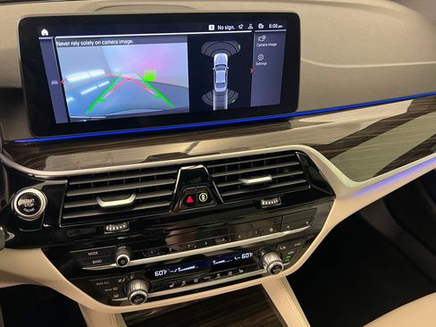 Used 2023 BMW 540i w/ M Sport Package image 28