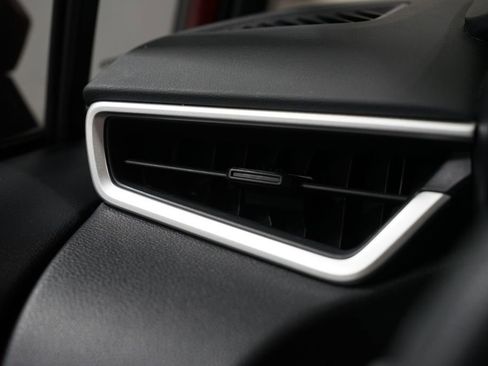 Used 2025 Toyota Corolla LE image 23