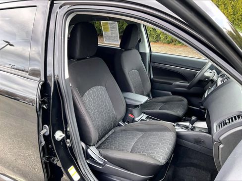 Used 2025 Mitsubishi Outlander Sport ES AWD/4WD image 11