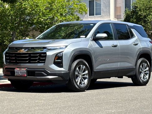 Used 2026 Chevrolet Equinox LT AWD/4WD image 9
