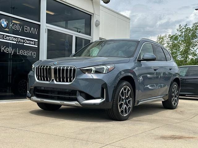 Used 2025 BMW X1 xDrive28i w/ Technology Package AWD/4WD image 3