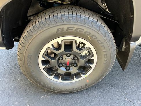 New 2026 Toyota Tacoma TRD Off-Road w/ TRD Off Road Upgrade Package AWD/4WD image 24