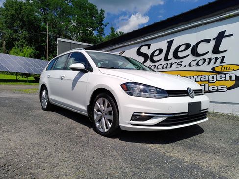 Used 2018 Volkswagen Golf SEL FWD image 1