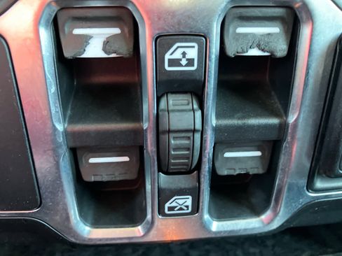 Used 2020 Jeep Wrangler Unlimited Sport S image 28