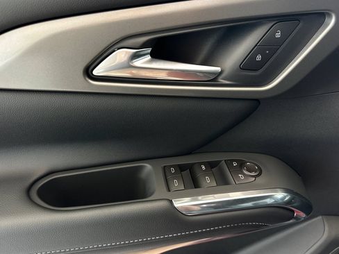 New 2026 Chevrolet Traverse LT FWD image 11