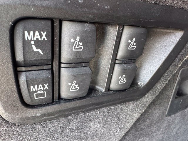 Used 2024 BMW X7 xDrive40i w/ M Sport Package AWD/4WD image 12