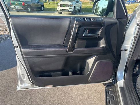 Used 2024 Toyota 4Runner TRD Off-Road image 16