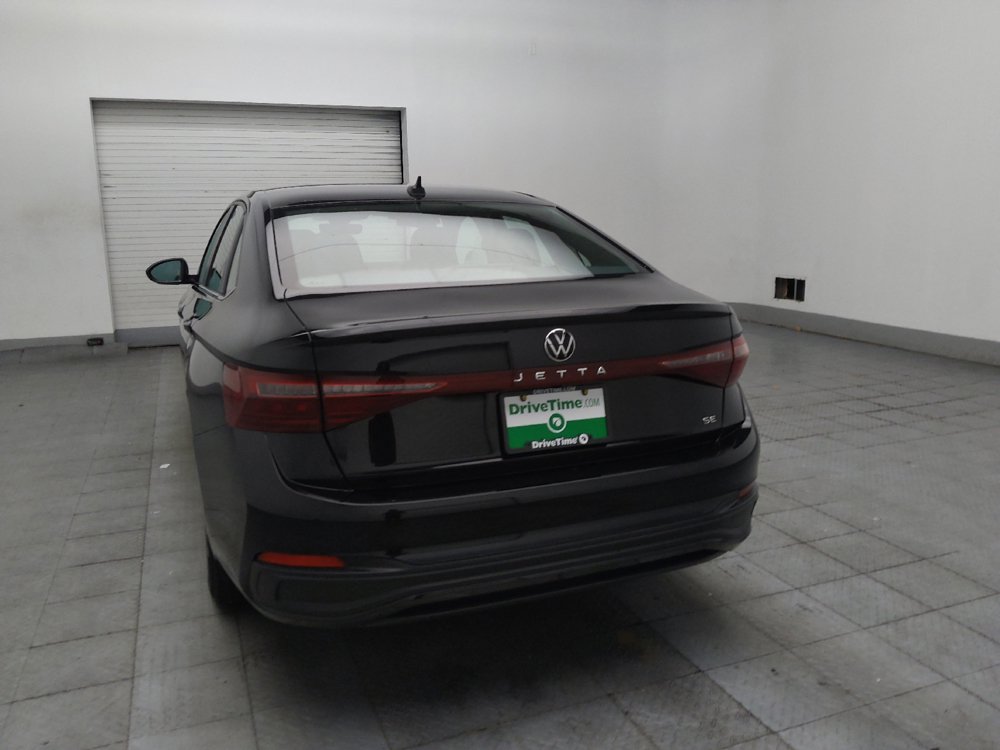 Used 2025 Volkswagen Jetta SE FWD image 6