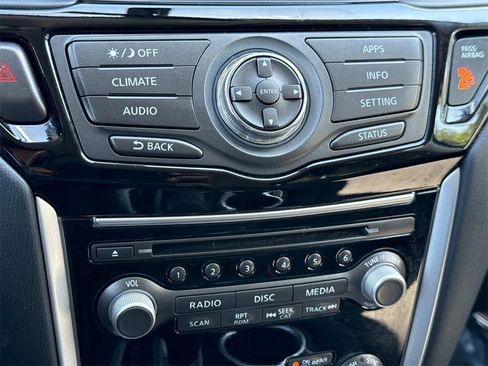 Used 2020 Nissan Pathfinder S image 5