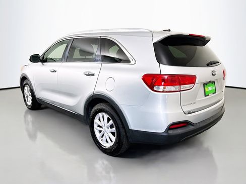Used 2017 Kia Sorento LX V6 image 7