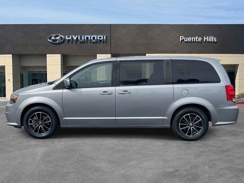 Used 2019 Dodge Grand Caravan GT image 3