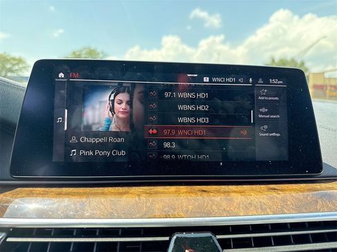 Used 2020 BMW M550i xDrive image 16