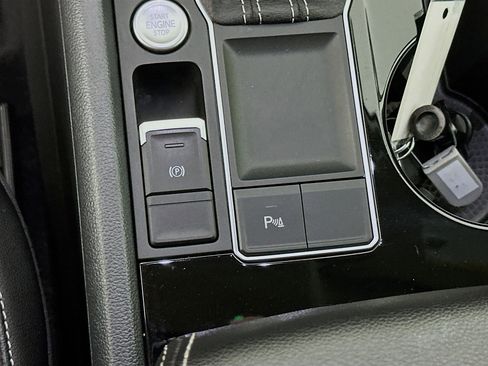 Used 2022 Volkswagen Atlas SE FWD image 24