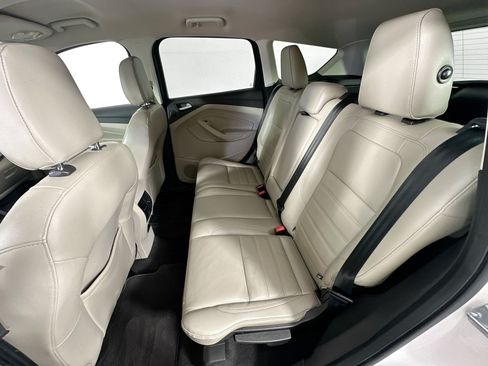 Used 2019 Ford Escape Titanium w/ U0J03 - Titanium Tow Package FWD image 24