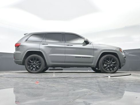 Used 2021 Jeep Grand Cherokee Laredo X image 31