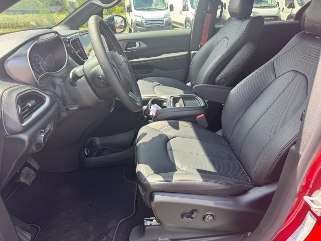 New 2027 Chrysler Pacifica Select AWD/4WD image 22